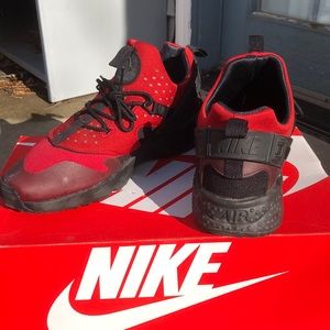 Nike Hurache Utility